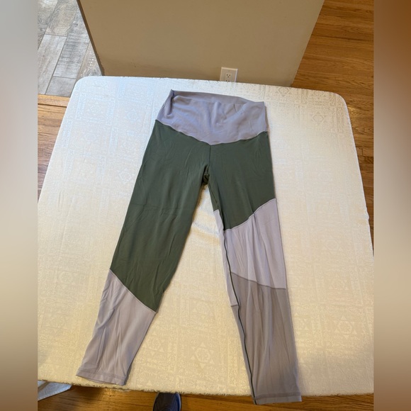 aerie Pants - Aerie Green & Gray Colorblock Leggings Women’s Size L